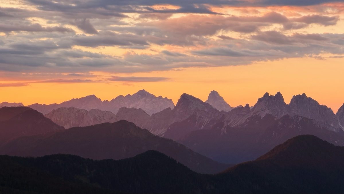 Rifugio Coldai - dawn over the Dolomite ridgelines