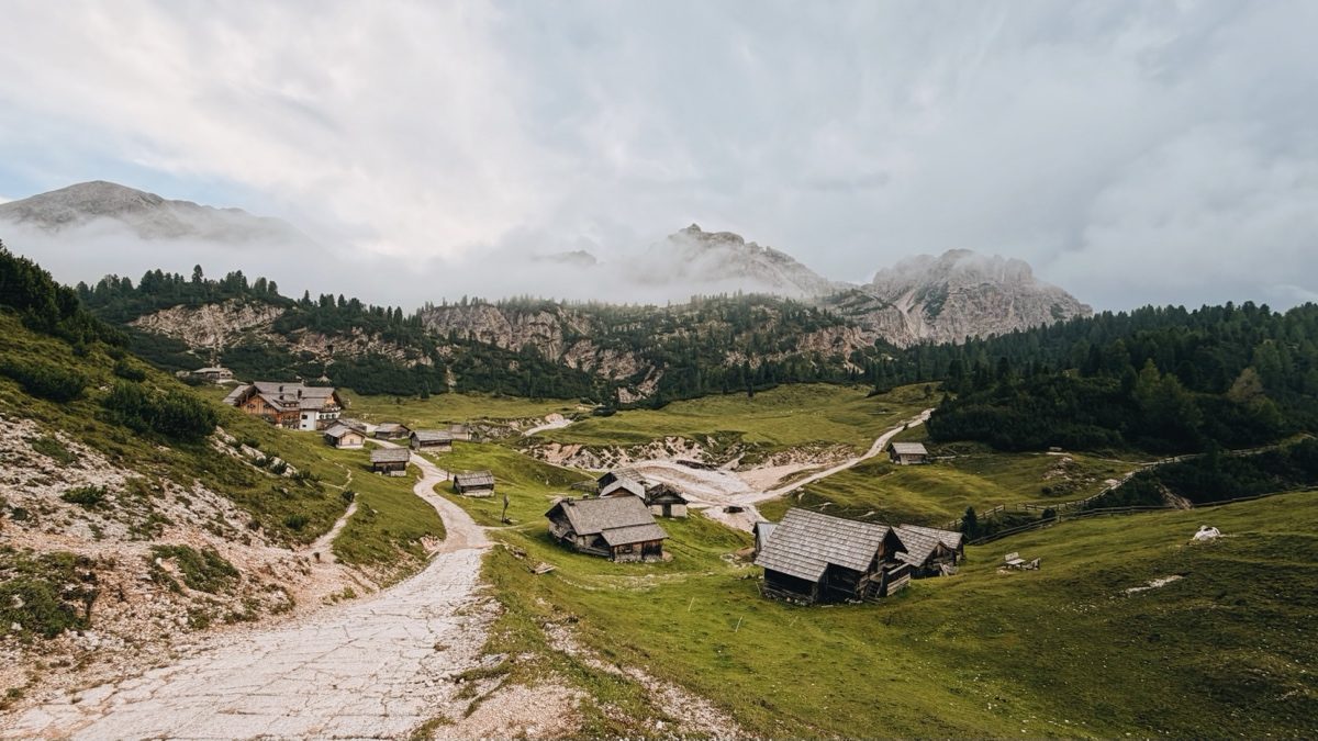 Rifugio Fodara Vedla - the Fodara Vedla plateau hamlet